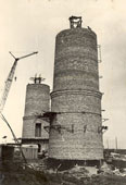 Нефтекамск. Возведение дымовых труб котельной завода 'Искож', 1968 год